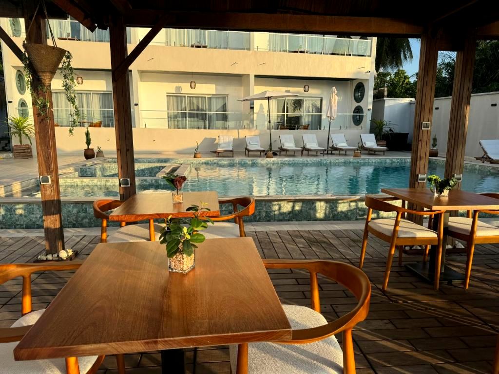 Piscine face à l'océan