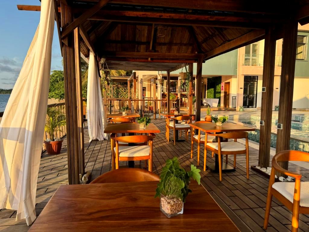 Breeze Restaurant au coucher du soleil